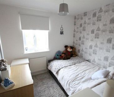 2 bedroom end of terrace house to rent - Photo 3