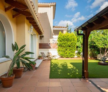 4 bedroom luxury Villa for rent in Castelldefels, Spain - Photo 6