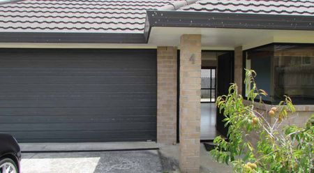 Family Brick and Tile Home in Central Albany - Photo 4