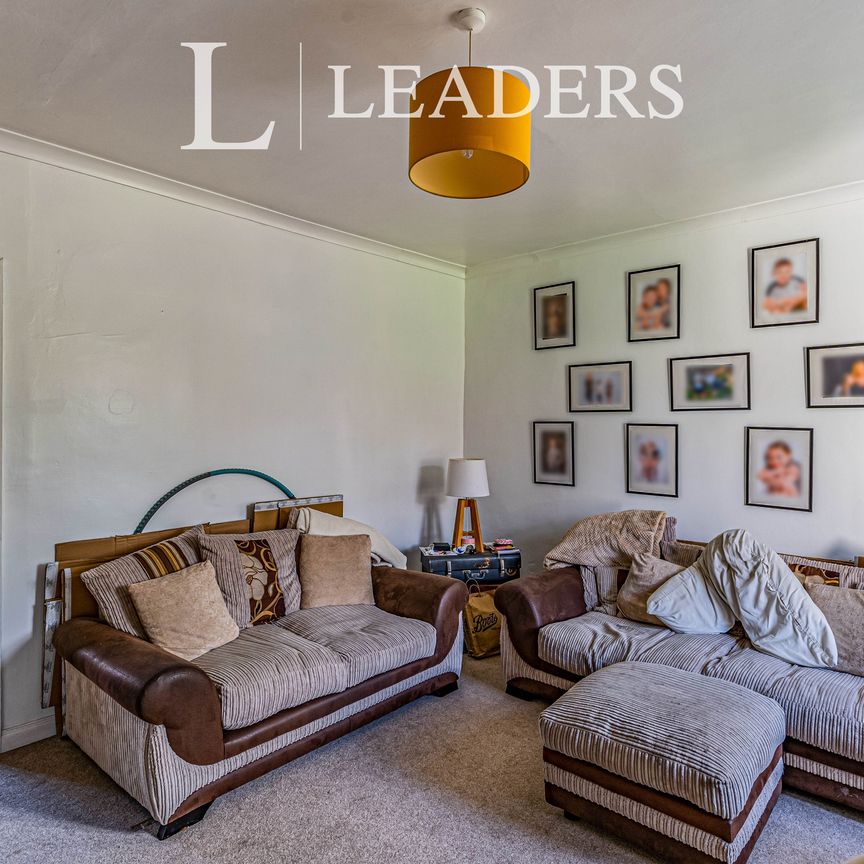 3 bedroom house to rent Copse Close, East Grinstead, RH19 - Photo 1