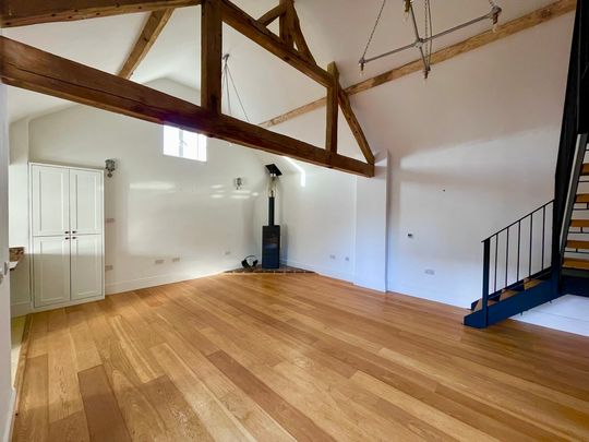 3 bedroom barn conversion to let - Photo 1