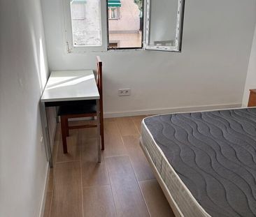 Piso de alquiler en Calle de Sánchez Preciado, Valdezarza - Photo 3