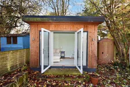 2 bedroom semi-detached house to rent - Photo 4