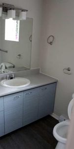 Bright, Renovated Gatineau Studio–Parking Included Ava. Immediately - Photo 4