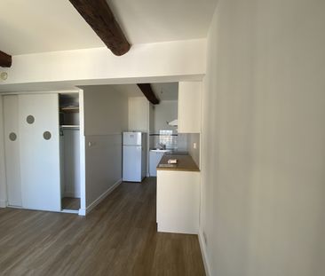 STUDIO A LOUER / PORT DE TOULON - Photo 3