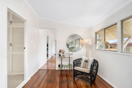 Freshly Updated 3-Bedroom Home in Prime Scarborough Location. Contact Julie Sykes 0438 050 110 - Photo 4