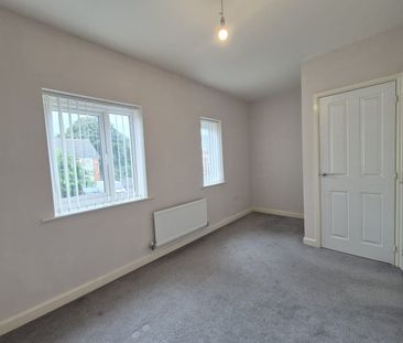 2 Bed Terraced House, Kemp Avenue, L5 - Photo 2