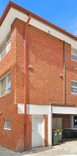 Spacious one bedroom apartment in the heart of Strathfield - Photo 1