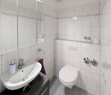 Modernisierte Mietwohnung mit Kochinsel und Balkon im Herzen von Ve... - Photo 4