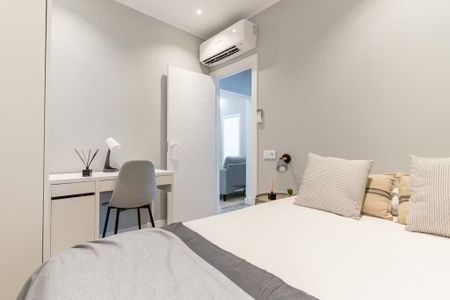 Carrer de Prats de Molló, Barcelona, Catalonia 08021 - Photo 5