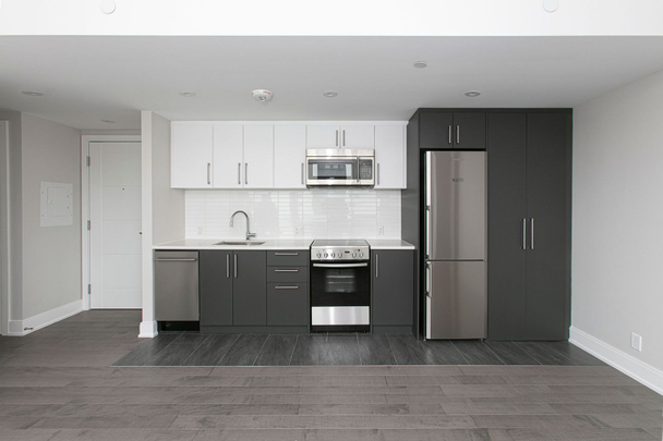 For Lease - 11 Walmer Road Unit# 203, Toronto, Ontario - Photo 1