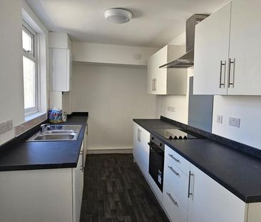 3 bedroom terraced house to rent - Photo 6