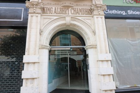 King Albert Chambers, Jameson Street, Hull - Photo 3