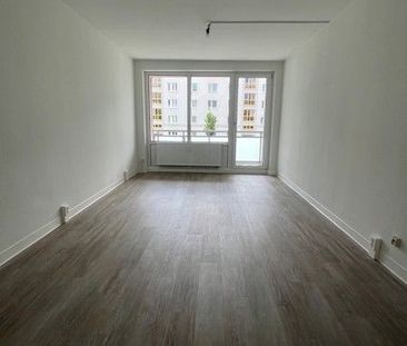 Herausgeputzte 2 Zimmerwohnung mit Balkon und Wannenbad! Ab November 2024 anmietbar! - Foto 1