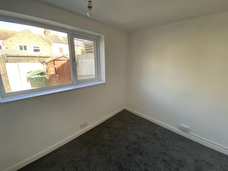 4 bedroom terraced house to rent - Photo 5