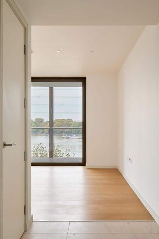 Riverside Quarter, SW18, London - Photo 2