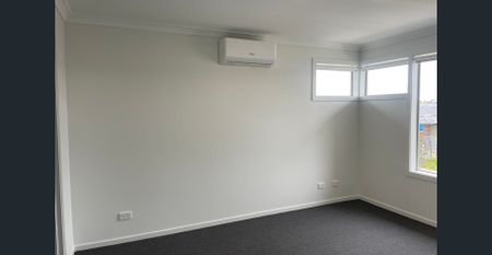 Near New Double Story Family Home - Photo 4