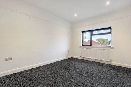 Thursley Road, Elstead, GU8 - Photo 2