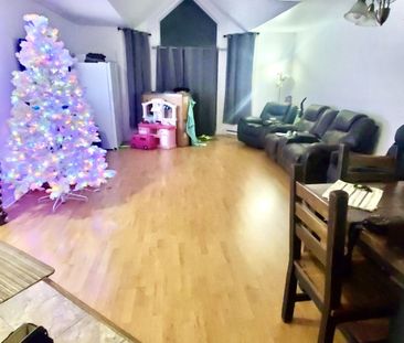 Maison à étages à Sainte-Thérèse - Photo 2