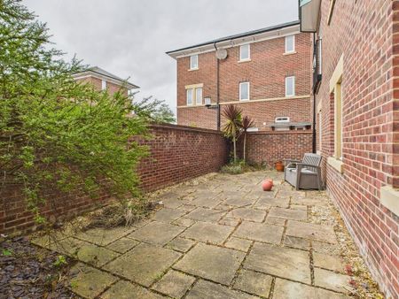 2 bedroom flat to rent - Photo 4