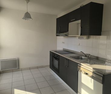 Location Appartement 3 pièces 60m² ST LAURENT DE LA SALANQUE 66250 - Photo 3