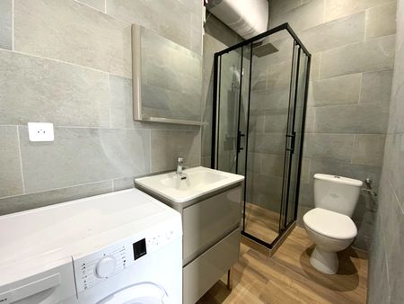 ESTISSAC, CHARMANT T2 MEUBLÉ DE 23M² AVEC PARKING COMMUN ET CAVE - Photo 5