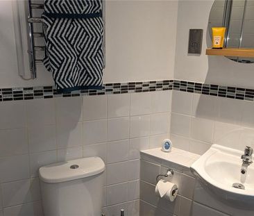 2 bedroom apartment to rent - Photo 5