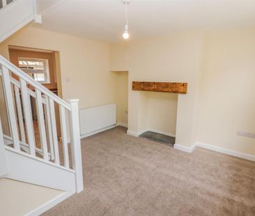 2 bedroom cottage to rent - Photo 2