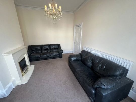 Clarendon Avenue, Leamington Spa, CV32 - Photo 1