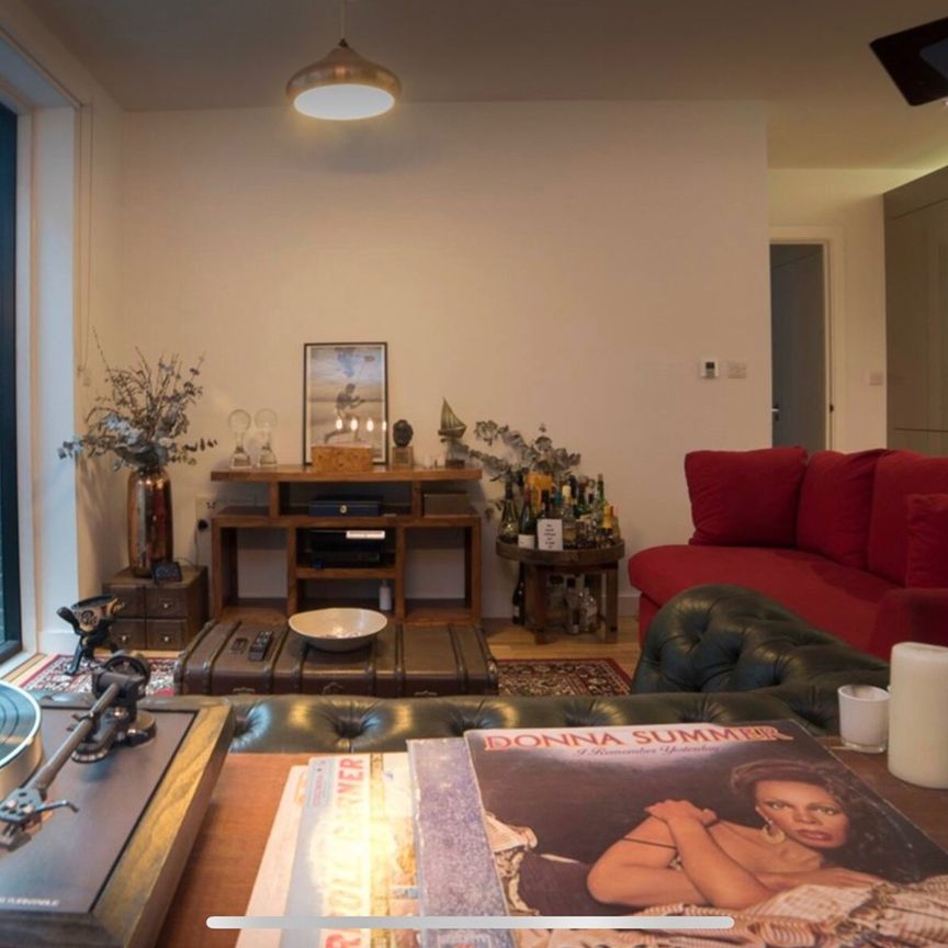 2 Bed Flat, New Paragon Walk, SE17 - Photo 1