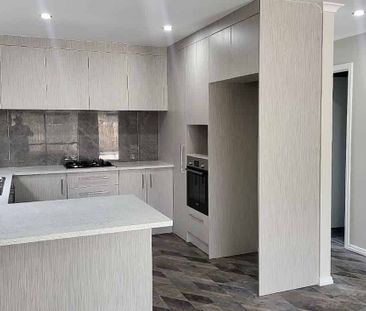 4 bedroom + 2.5 Bathroom + 1 Garage - Photo 5