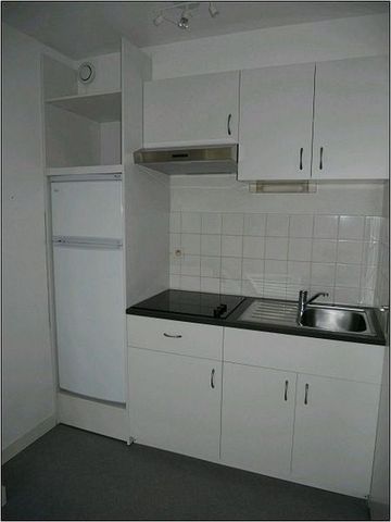 2 Pièces CHARTRES DE BRETAGNE – - Photo 3