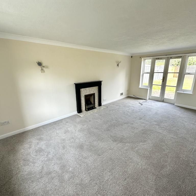 4 bedroom detached house to rent - Photo 1