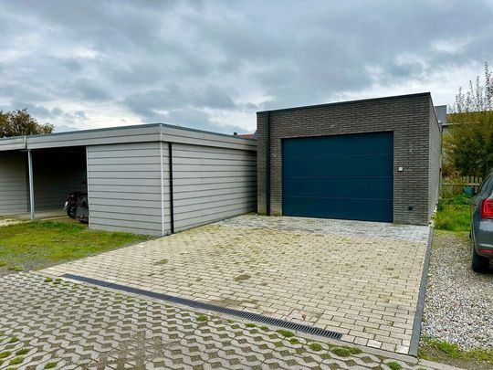 Zeer kwalitatief gerenoveerde rijwoning met hoge afwerking in Watervliet. - Photo 1