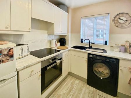 2 bedroom flat to rent - Photo 4