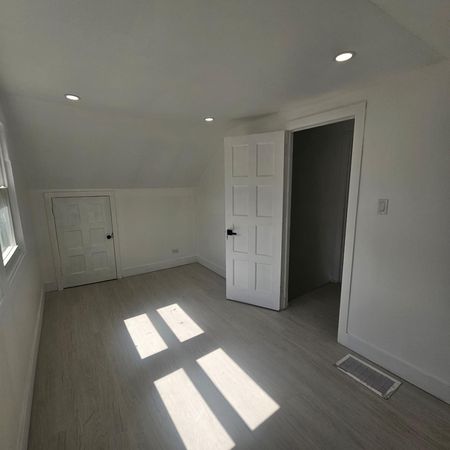 For Lease - 3130 Merritt Avenue, Mississauga, Ontario - Photo 5