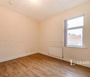 4 bedroom terraced house to rent - Photo 3
