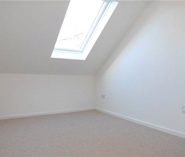 1 bedroom Flat in Northcott, Bracknell - Photo 1