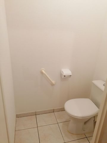 Location Appartement 2 pièces 39m² ST JEAN DE MONTS 85160 - Photo 5