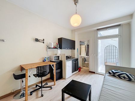 STUDIO MEUBLÉ DE 16.30m² - Photo 3