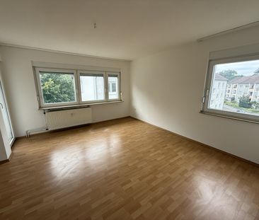 Helle 2- Zimmer Wohnung mit Stellplatz und Blick ins Grüne - Photo 1