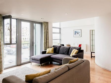 2 bedroom penthouse to rent - Photo 4