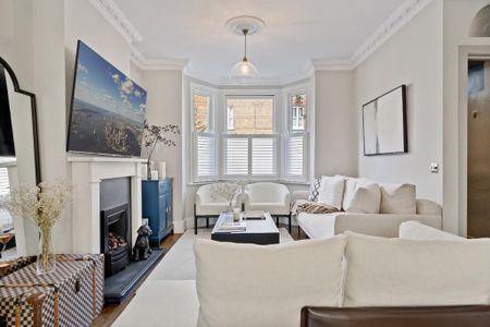 4 bedroom terraced house to rent - Photo 2