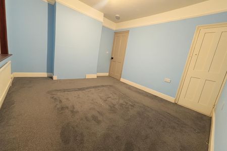 3 Bedroom House To Let - HP13 - Photo 4