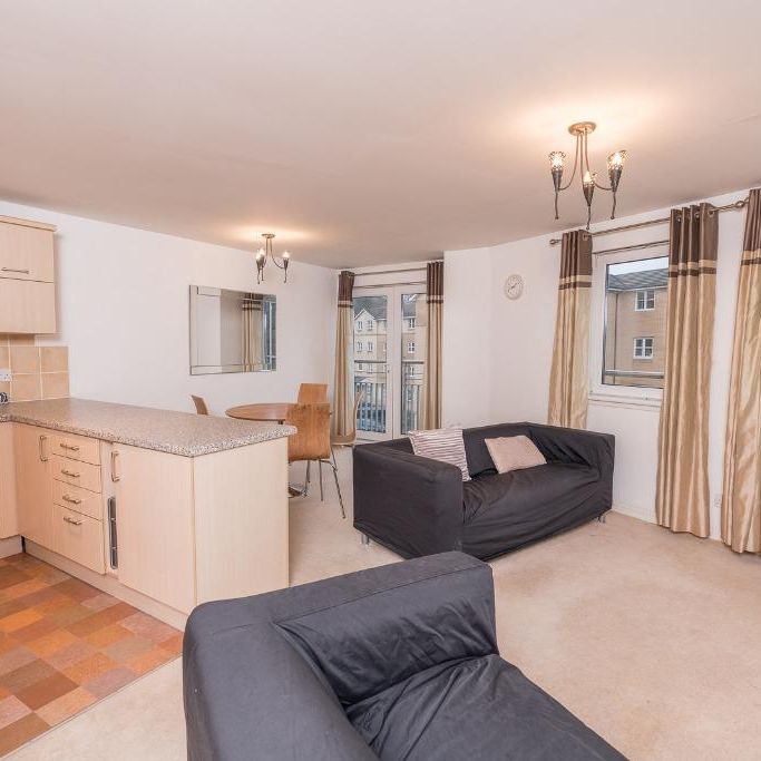 2 bedroom flat to rent - Photo 1