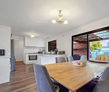 MODERN COMFORT MEETS FAMILY LIVING - Photo 3