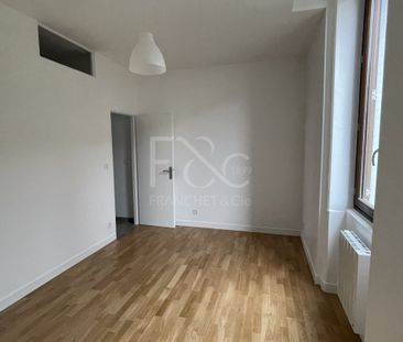 T3 rénové de 61 m² - rue Villon Lyon 8ème - Photo 4