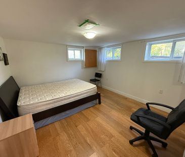 For Lease - 89 Cartier Crescent Unit# Basement-Main Bedroom, Richmo... - Photo 5