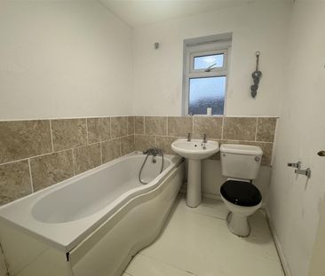 Wain Close, Eastfield, Scarborough - Photo 6