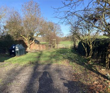 2 bedroom semi-detached house to rent - Photo 3